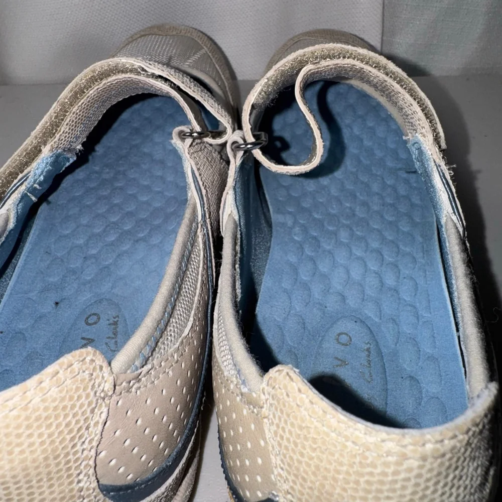 Women's Clarks Privo Beige Blue Mary Jane Flats Size 8M